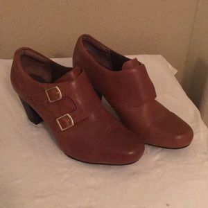 Size 10 Brown 1 1/2 inch heeled ankle boots